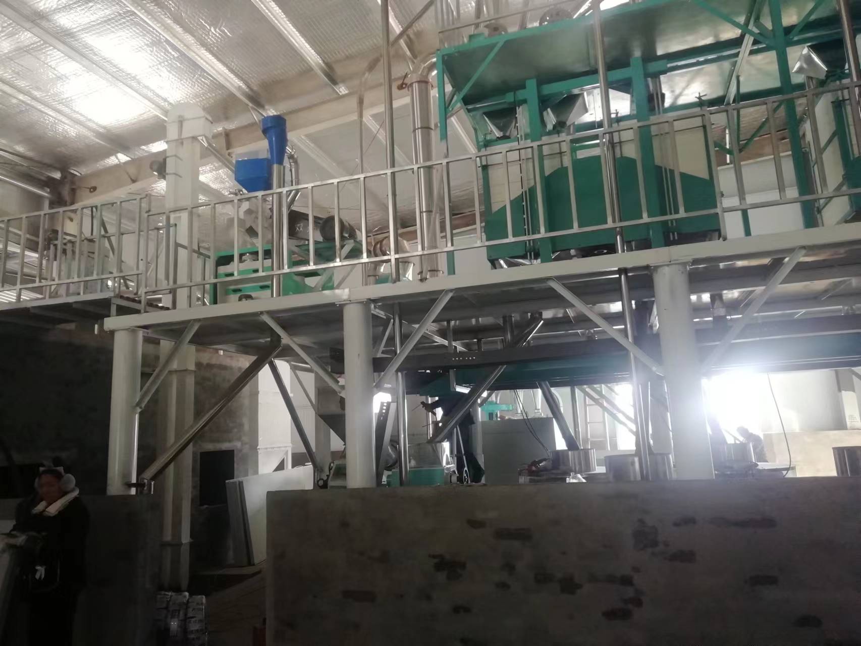 河南鶴壁市?？h六加二石磨面粉機(jī)